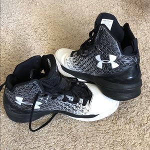 Under Armour Clutch Drive Basketball Shoes